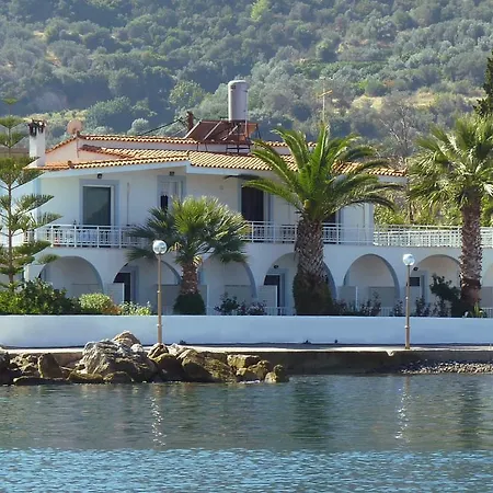 Manthos Sea View * Kalloni (Peloponnese)